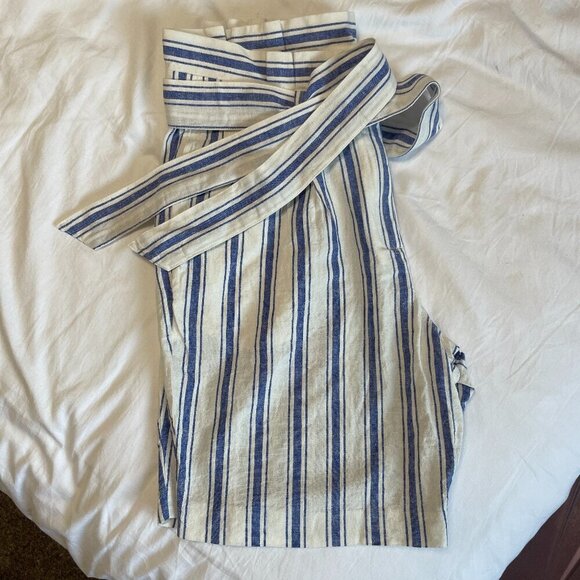 Boden 100% Linen Tie Waist Paper Bag Blue and White Pin Strip Shorts Size 10 - Picture 3 of 7